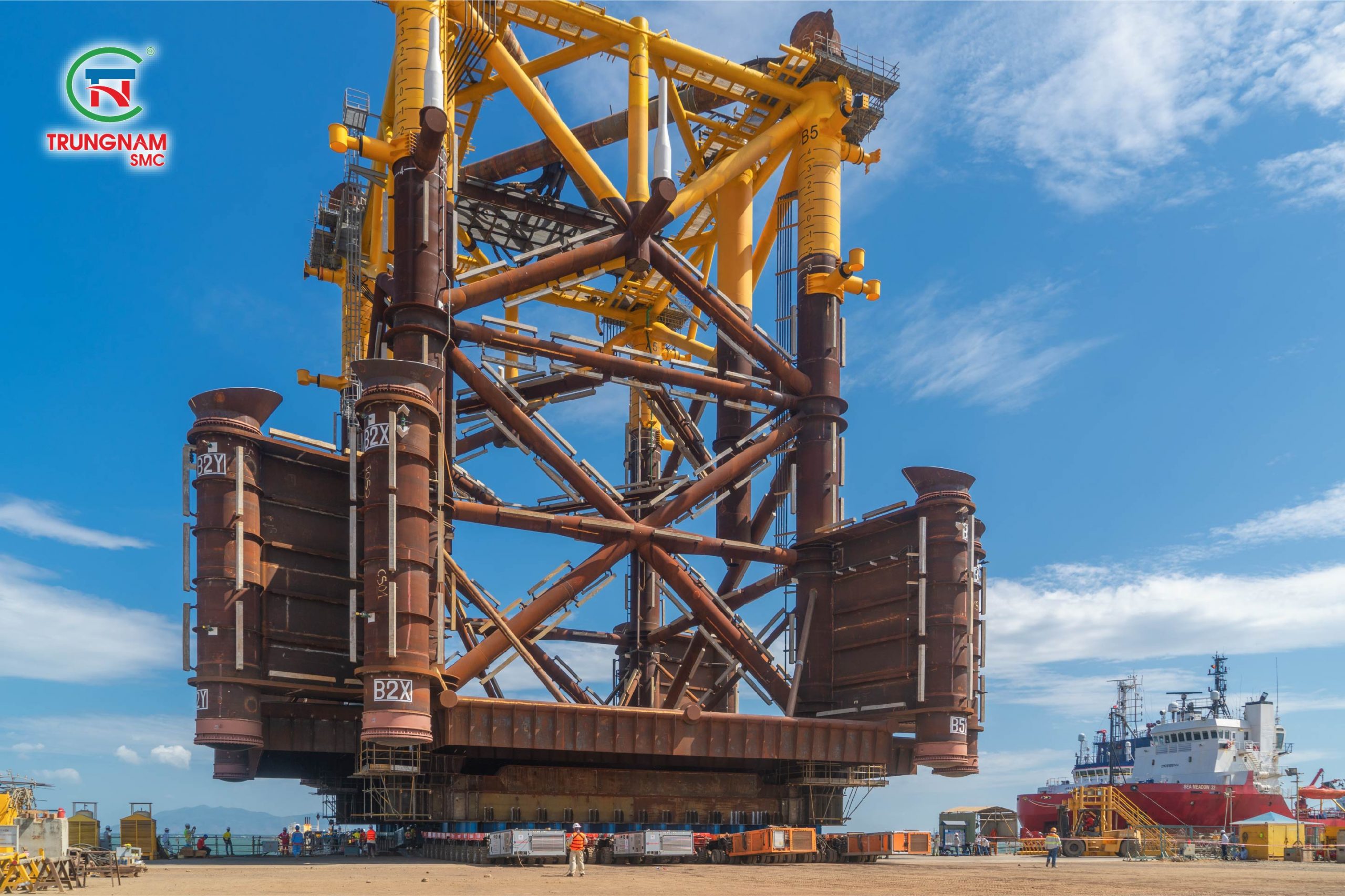 Load out chân đế giàn khoan dầu khí bằng SPMT với khối lượng 4,231 tấn tại cảng PTSC Vũng Tàu