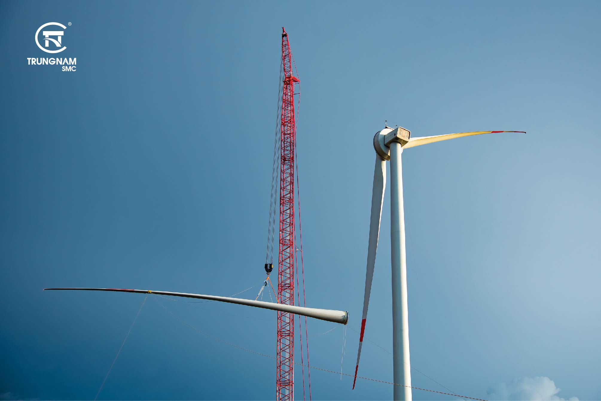 Replacing and repairing wind turbine blades services - O&M turbines service