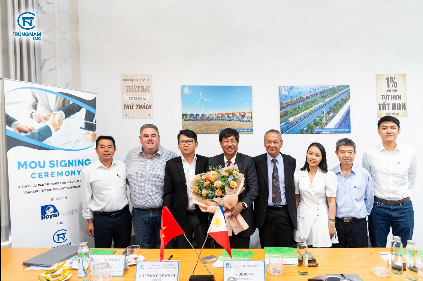 Lễ ký kết hợp tác chiến lược giữa Trungnam SMC và Royal Cargo.